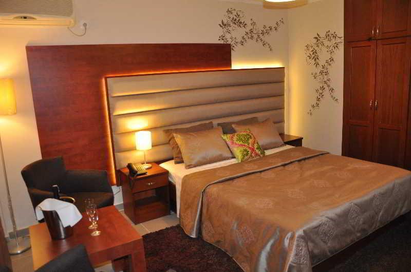 Hotel Garden Ulcinj-ulqin 3*